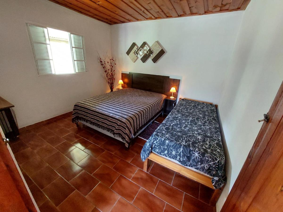Casa Aconchegante Na Roca C/ Piscina/churrasqueira * Goncalves